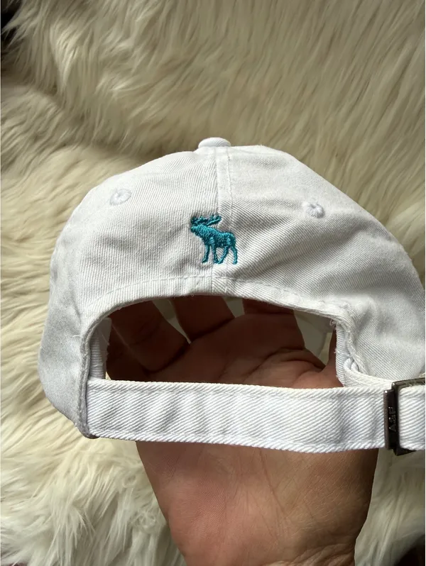 Abercrombie White Baseball Cap with Turquoise Embroidery - Image 3