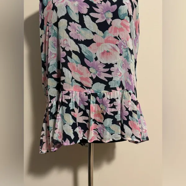 EUC Abercrombie & Fitch Black Spaghetti Strap Floral Peplum Tank size large - Image 4