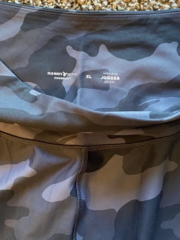 Old Navy Active High Rise Go Dry Camo Joggers - Image 3