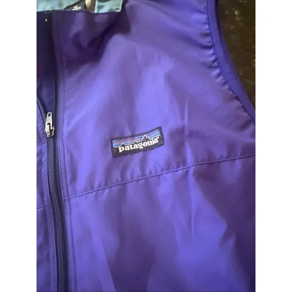 Patagonia Vest Women's Sz med Lightweight Purple Running Zip Up Athletic Workout - Image 4