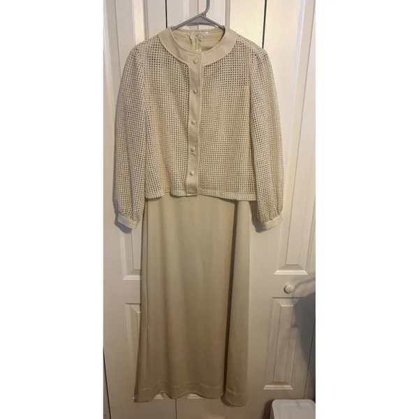 Vintage Cream Gold Metallic Mesh‎ 2 Piece Maxi Dress and Cropped Jacket Set - Image 9