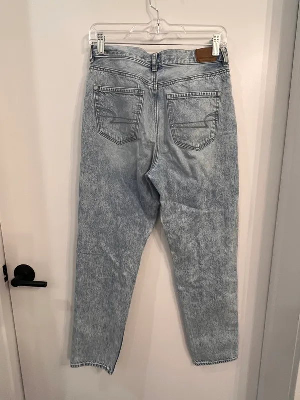 American Eagle High Rise Mom Jean - Image 2