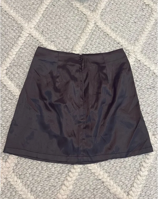 Black skirt - Image 2