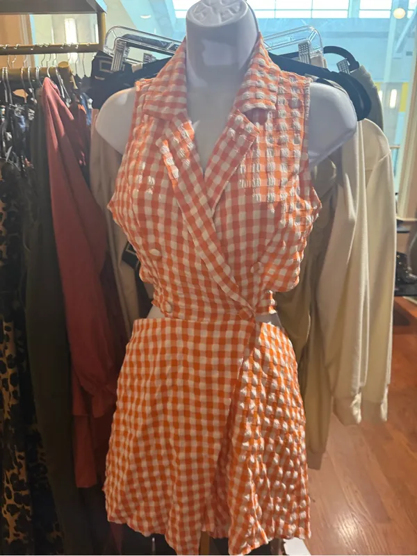 SHEIN Orange Gingham Sleeveless Wrap Romper - Image 7