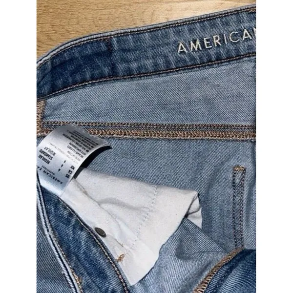 American eagle high rise mom jeans - Image 2