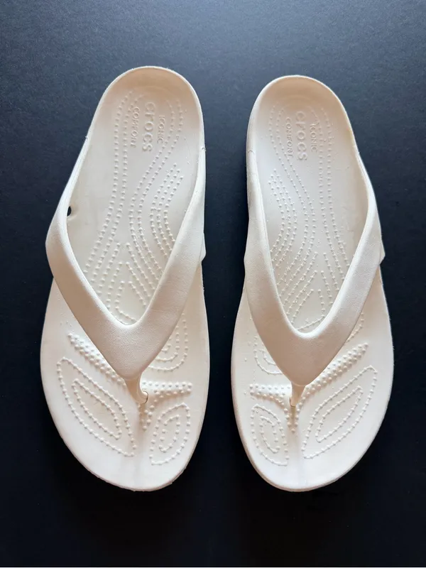 Crocs Women's Kadee II Flip Thong Sandal in white, lightweight, size 8 women's - Image 3