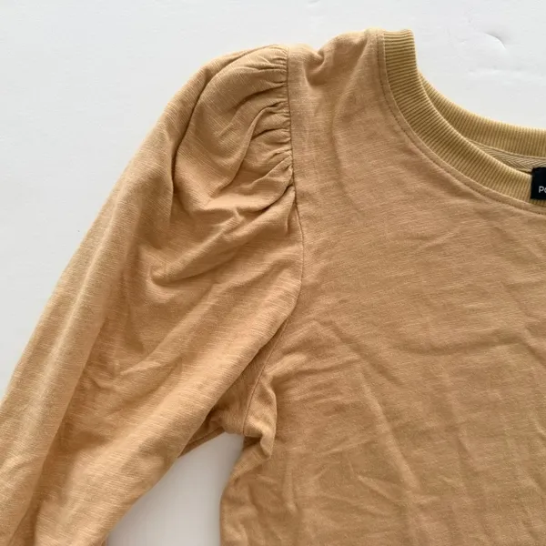 Tuckernuck Pomander Place Tan Vesty Long Sleeve Crewneck Medium Puff Shoulder - Image 5