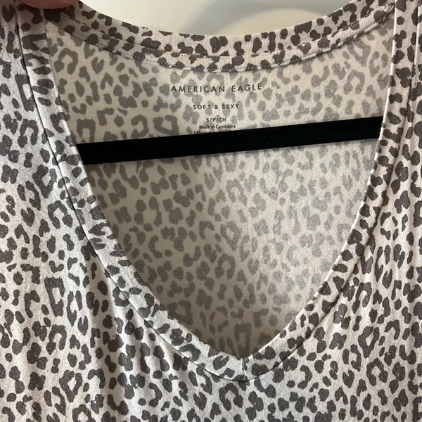 American Eagle V neck top - Image 3