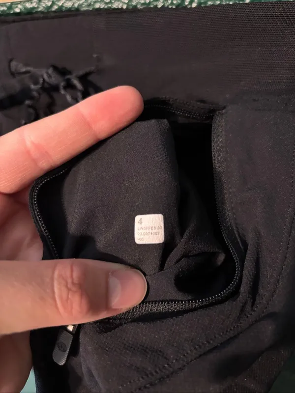 Lululemon License to Train High-Rise Pant Sz 4 Black - Image 6