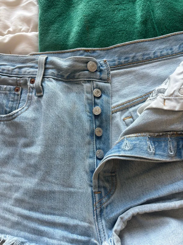 Levi’s Shorts 501 - Image 2