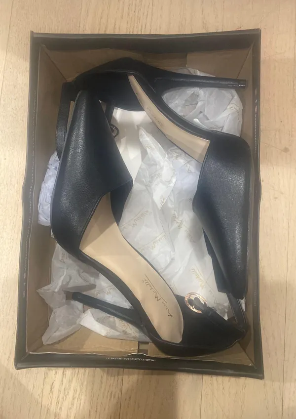 Black Heels - Image 4
