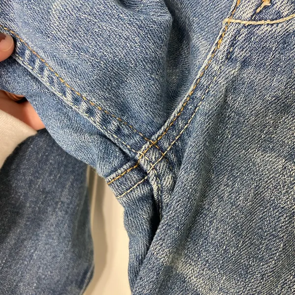EUC Vintage Aeropostale women’s medium wash blue denim cropped pocket‎ jeans 5/6 - Image 2