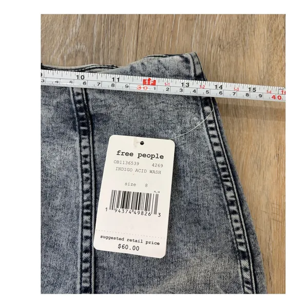 Free People Indigo Acid Wash Mini Skirt Denim Panel NWT Size 8 - Image 4
