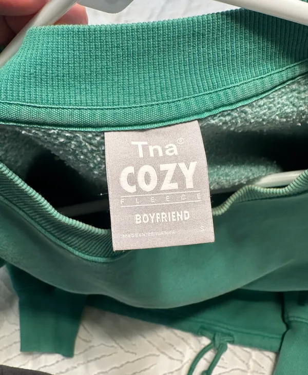 Aritzia Crewneck - Image 2