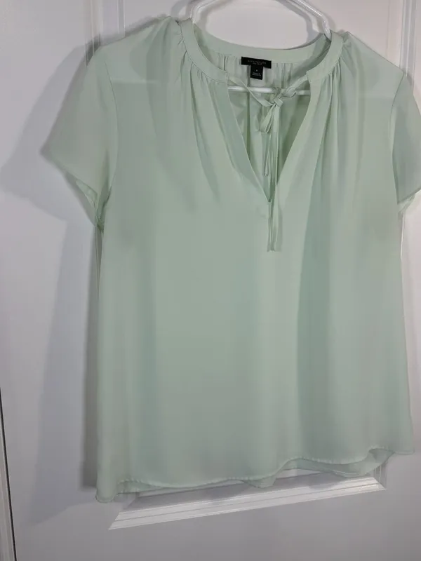 Ann Taylor Factory Mint Green Tie-Neck Short Sleeve Blouse Size M - Image 3
