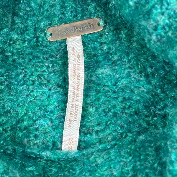 Free People Bradley Turtleneck Sweater Women’s Medium Green Chunky Knit Cropped - Image 2