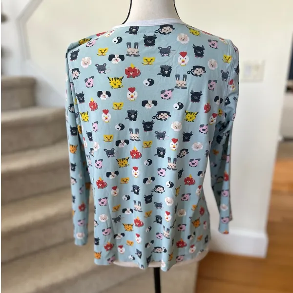 Roller Rabbit Women's Blue Farm Animal Print Long Sleeve Henley Pajama Top - Image 3