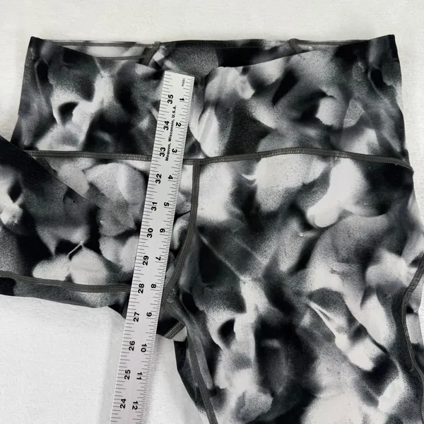 Lululemon High Rise Mesh Panel Leggings Abstract Black White Grey Size 10‎ - Image 4