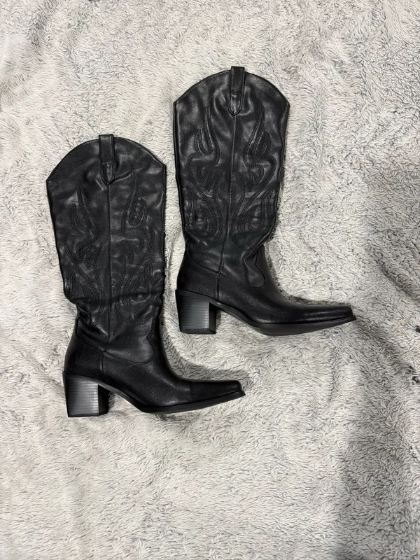 Cowgirl boots - Image 2