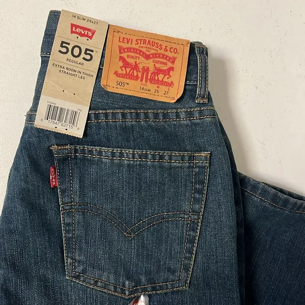 Levi’s 505 straight-fit jean loose in hip & thigh blue jeans - Image 2