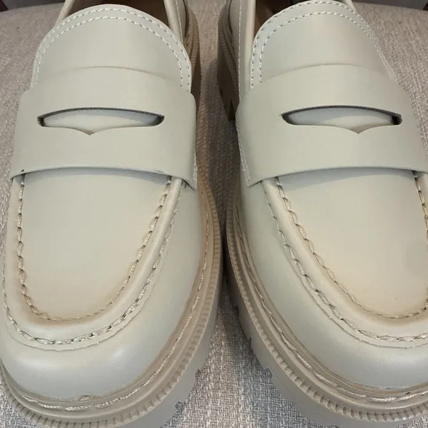 Soda Women's Chunky Platform Loafers White Lug Sole Y2K Style size 7.5 classic preppy - Image 12