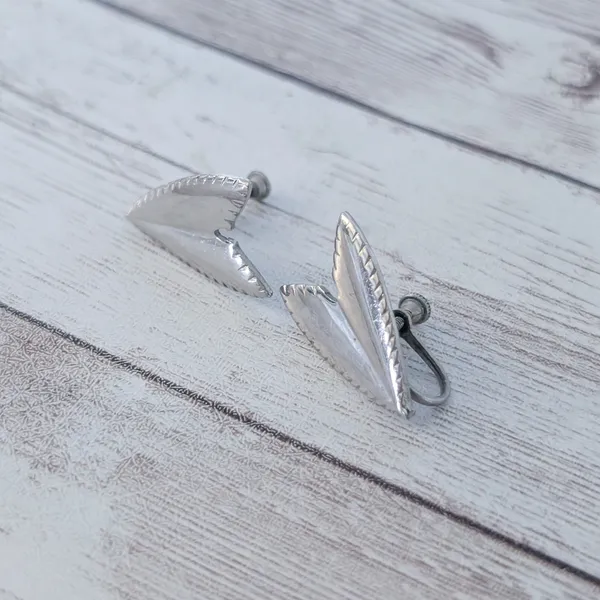 Vintage Screw On Earrings Arrow Shape - Fair Condition - Image 3