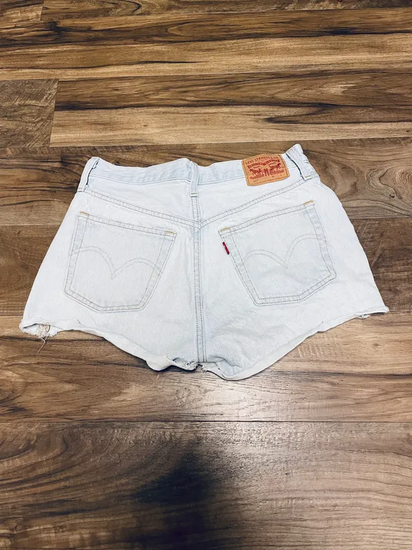 Levi’s 501 Original Fit Women’s Cut-off Jean Shorts Fly Button Closure Size 28 - Image 10