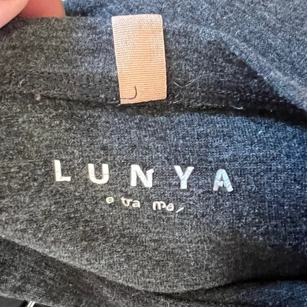 Lunya‎ Gray Shirt Size XS - Image 4