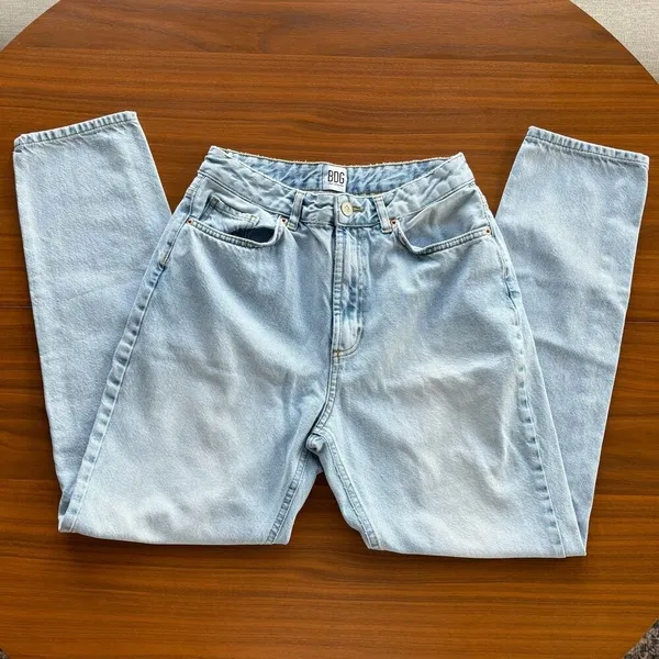 BDG Urban Outfitters Light Wash Mom Jeans High Waist Straight Leg W28 - Image 12