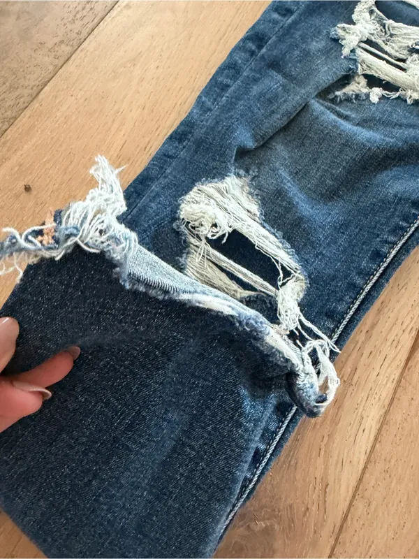 Women's Short Ripped Skinny Jeans/Jeggings in Dark Blue - Image 3