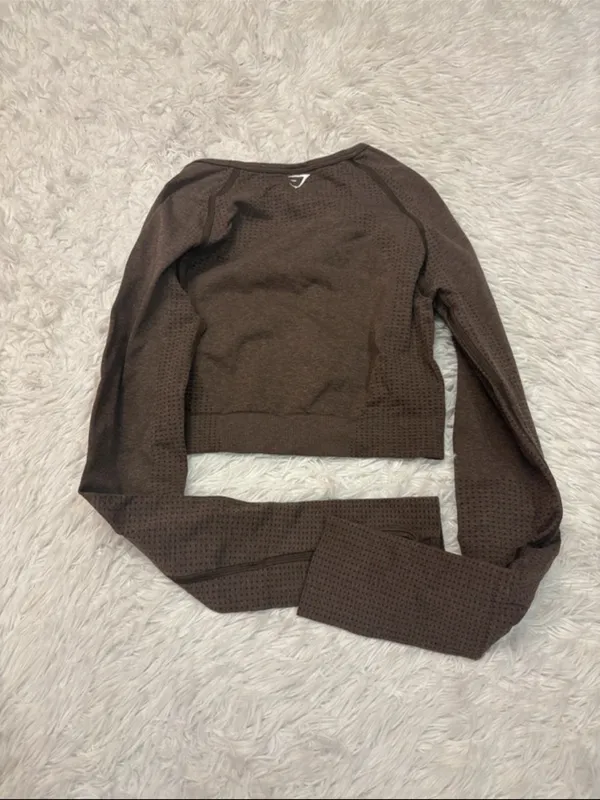 Gymshark Brown vital Seamless Long-Sleeve Crop Top with Logo - Image 2