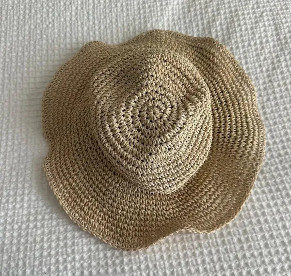 White Fox Spring Break Straw Hat - Image 3