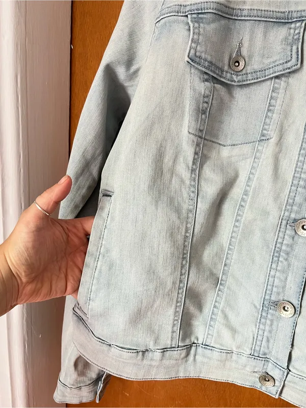 •Chaps light wash denim jean button jacket• Size XL - Image 8