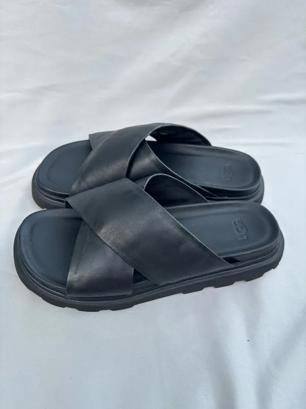 UGG Women's Capitelle Crossband Leather Platform Slides Sandals Size 8 - Image 4