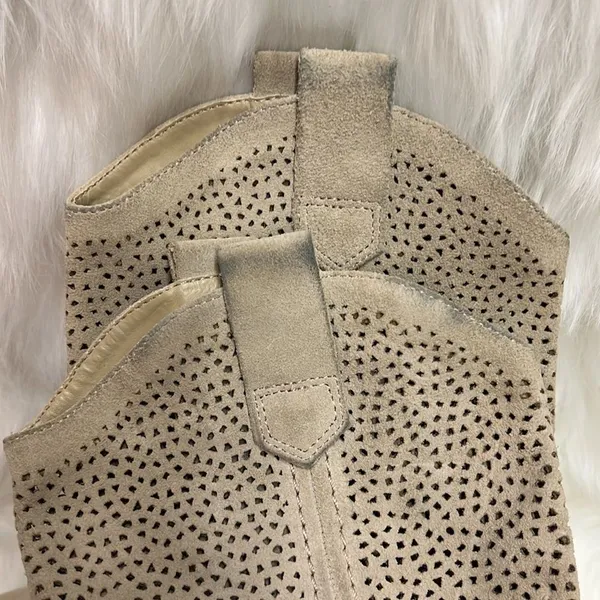BCBGeneration ‘Bastille’ Cowboy Boots, Pull‎ On Boots Size 8 Bin 17 - Image 10
