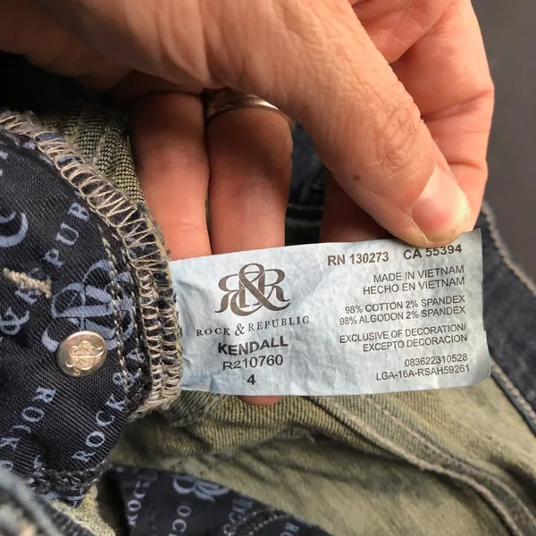 Rock and Republic Kendall Size 4 Jeans - Image 2