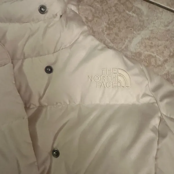 The North Face White Puffer Jacket - Image 2