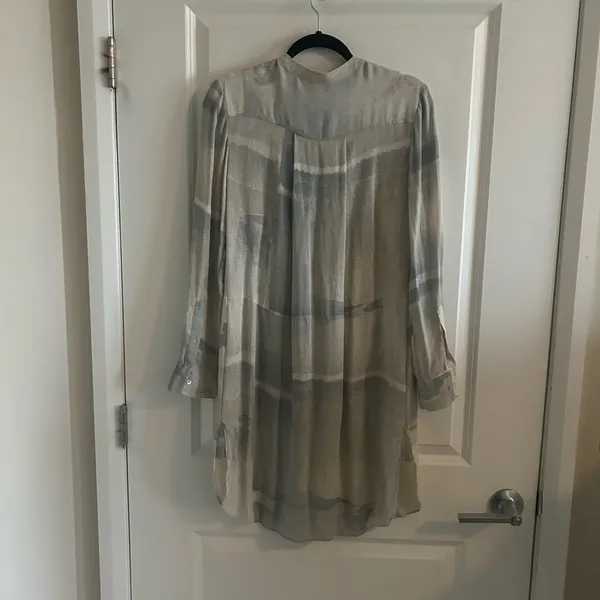 Aritzia Wilfred Gray Beige Silk Bossut Long Sleeve Button Down Mini Dress - Image 5