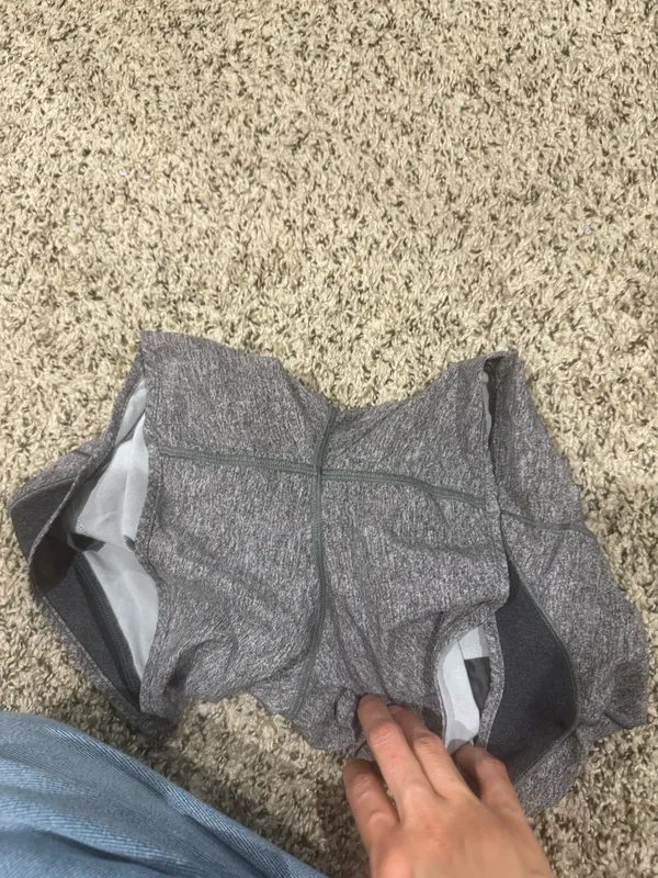 Lululemon Hotty Hot Short II *Long 4" - Image 4