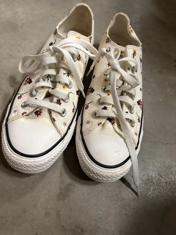 White Floral Converse Low-Top - Image 5