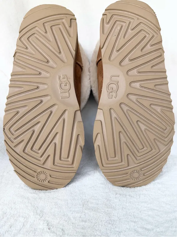 UGG Women’s Fluff Mini Quilted Boots Chestnut Size 5 FITS KIDS USA SIZE 3 - Image 11