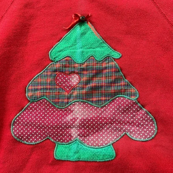 Bassett Walker Red Vintage Christmas Tree Sweatshirt Medium - Image 3