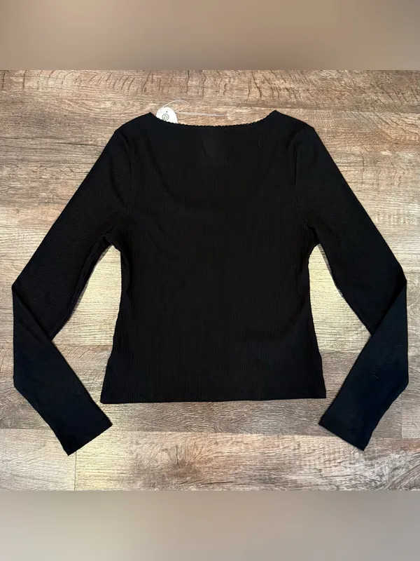 NWT Scoop Black Women’s Long Sleeve Scoop Neck Top Button Down Front Medium - Image 4