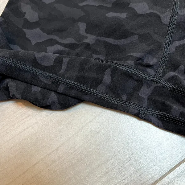 Lululemon Align Legging Cropped Black Gray Camo Size 6 - Image 4