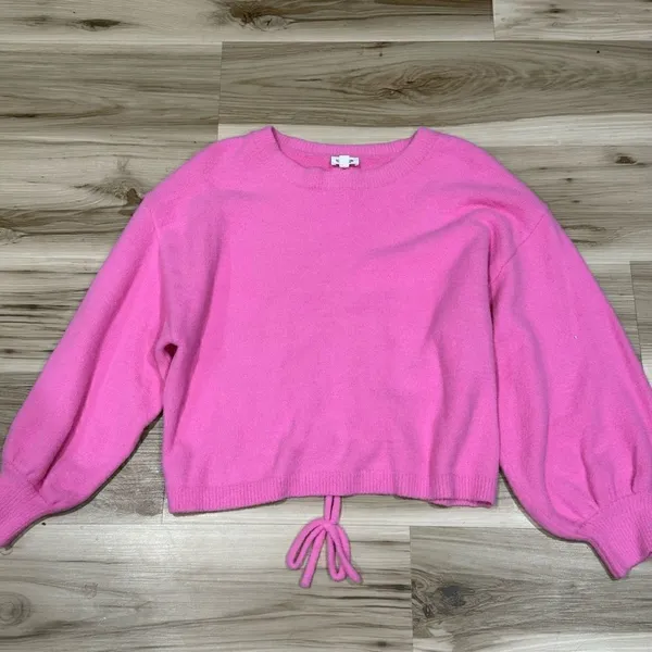 Le Lis Comfortable Fuzzy Sweater with Back Ruching Pink Women’s Medium - Image 2