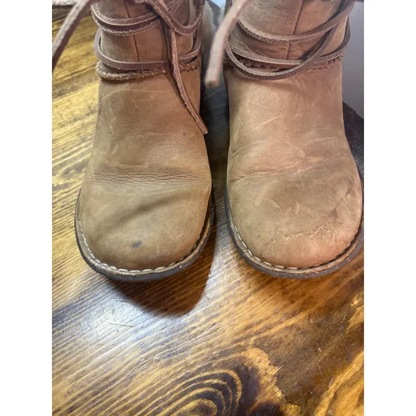 UGG Caspia Brown Lace Up Boots Size‎ 7.5 - Image 4
