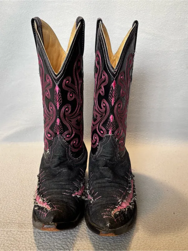 White Diamonds sz 8 Black & Pink Western Cowgirl Boots - Distressed Black Denim - Image 3