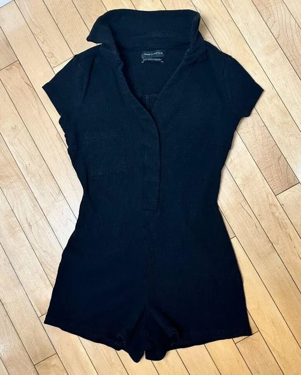 URBAN OUTFITTERS Ribbed Shorts Romper Jumper Onesie w Collar & V Neck - size XS - Image 7