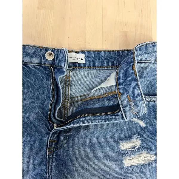 ZARA Blue Denim Distressed Shorts Size 6 Cotton High-Rise Raw-Hem Summer Beach - Image 7
