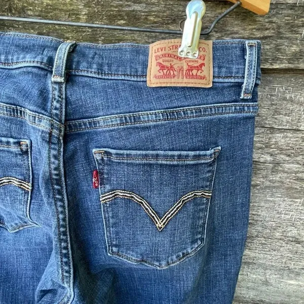 Levi’s size 8(29) L 30 classic boot cut. - Image 4